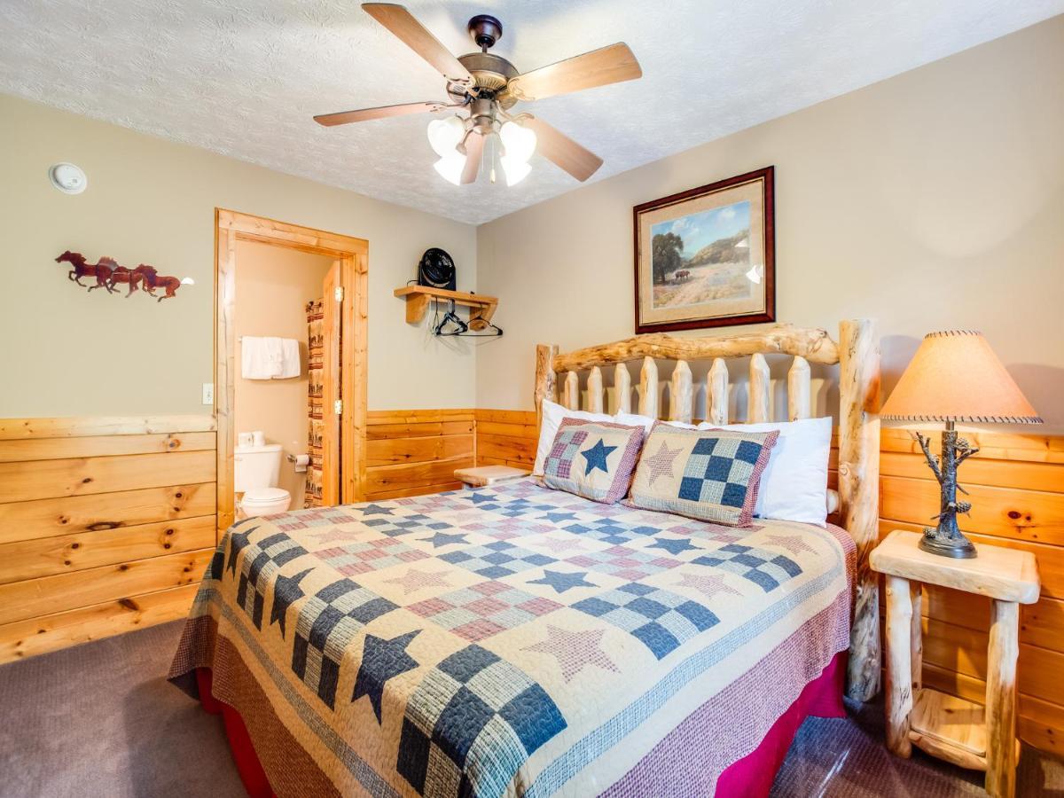 Villa Saddle Ridge à Gatlinburg Extérieur photo